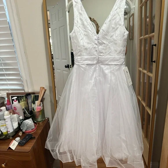 Lulu's Elegant White Wedding Dress - Picture 3 of 4
